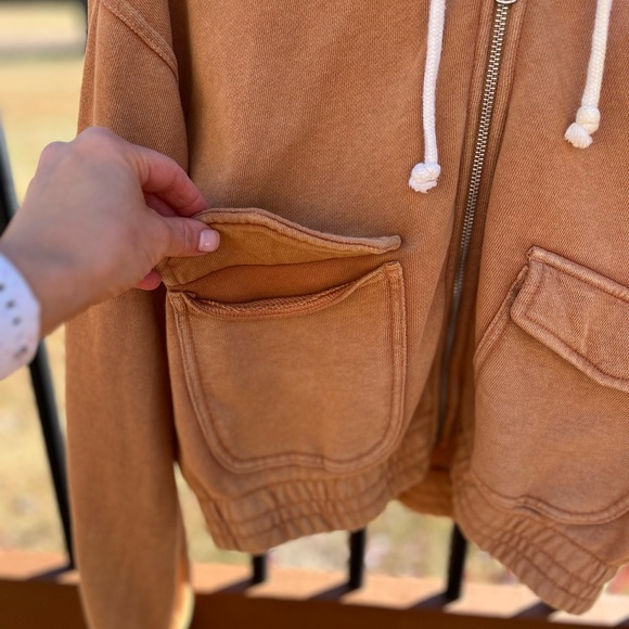 Aerie zip up hoodie. Size small. - Picture 8 of 14
